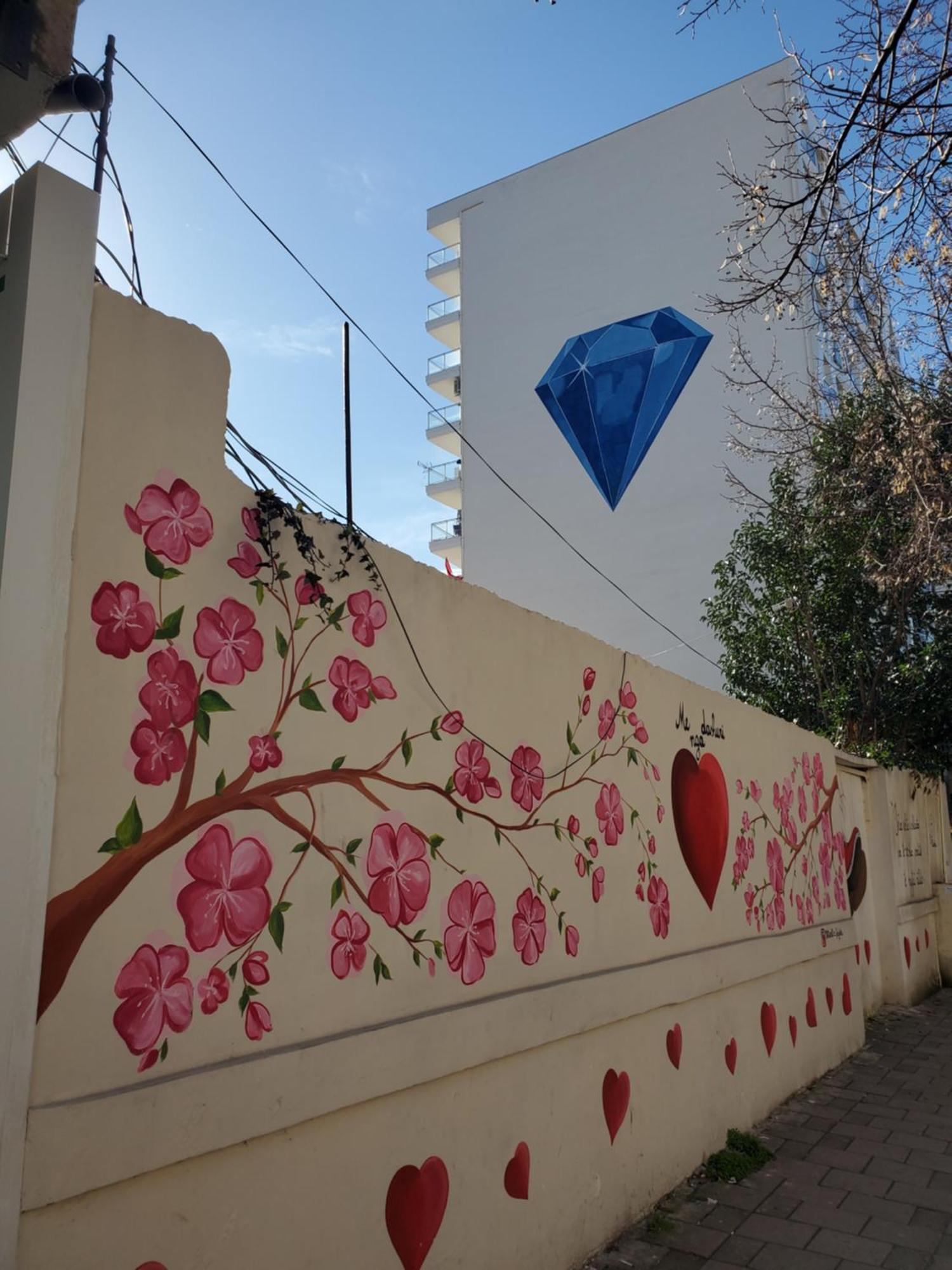 Esi's * Tirana